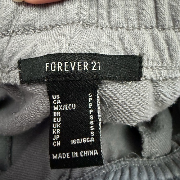 2 pairs of Garage/Forever 21 Sweatpants - Picture 9 of 10